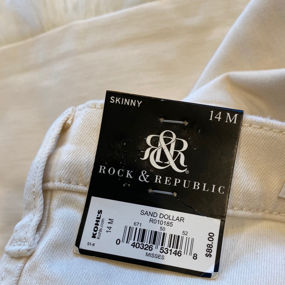 Rock & Republic Cream Wash Distressed Skinny Jeans - Picture 12 of 16